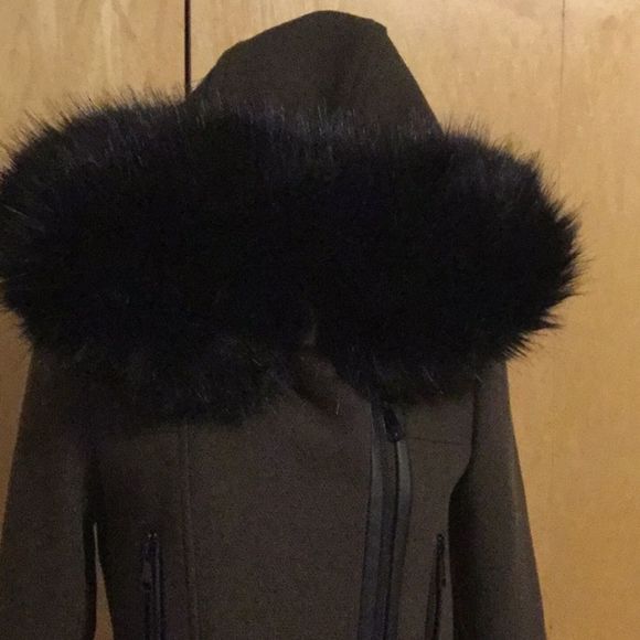 Hooded Wool Blend Jacket with Faux Fur Trim - Picture 5 of 9